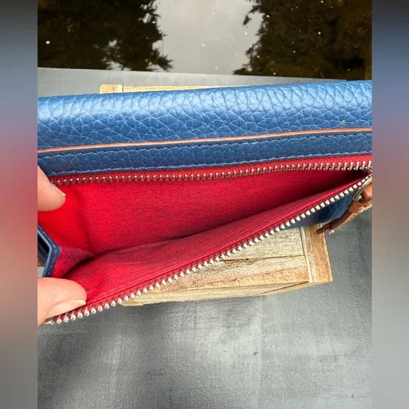 Vintage Dooney & Bourke Tri-Fold Leather Wallet - Picture 4 of 15